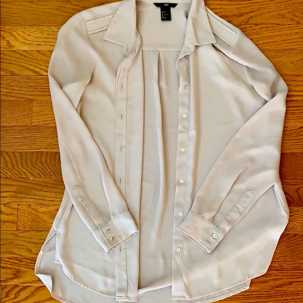 Super cute champagne colored blouse